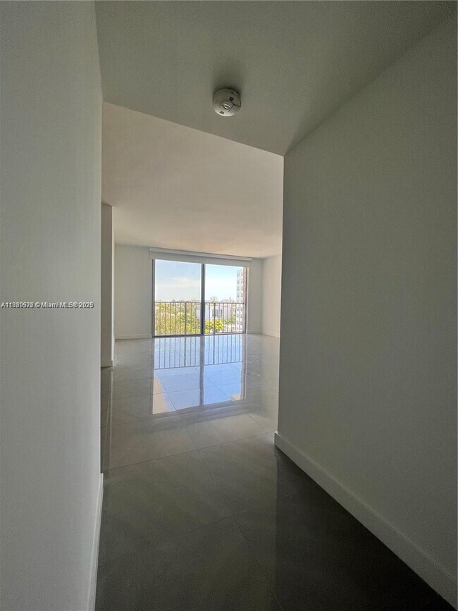 800 West Ave Unit 832, Miami Beach, FL 33139