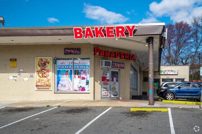 Mi Pueblito Bakery at the intersection of highway 410 and Riggs rd.