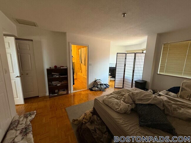 Kelton Place Condominiums unit 716, Allston, MA 02134 - photo 5