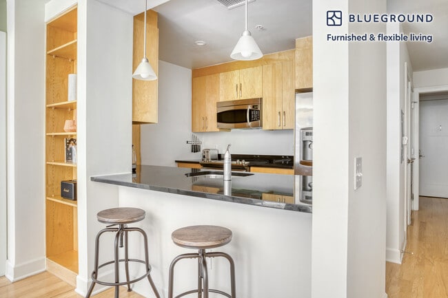 425 Massachusetts Ave NW unit FL4-ID541, Washington, DC 20001 - photo 7