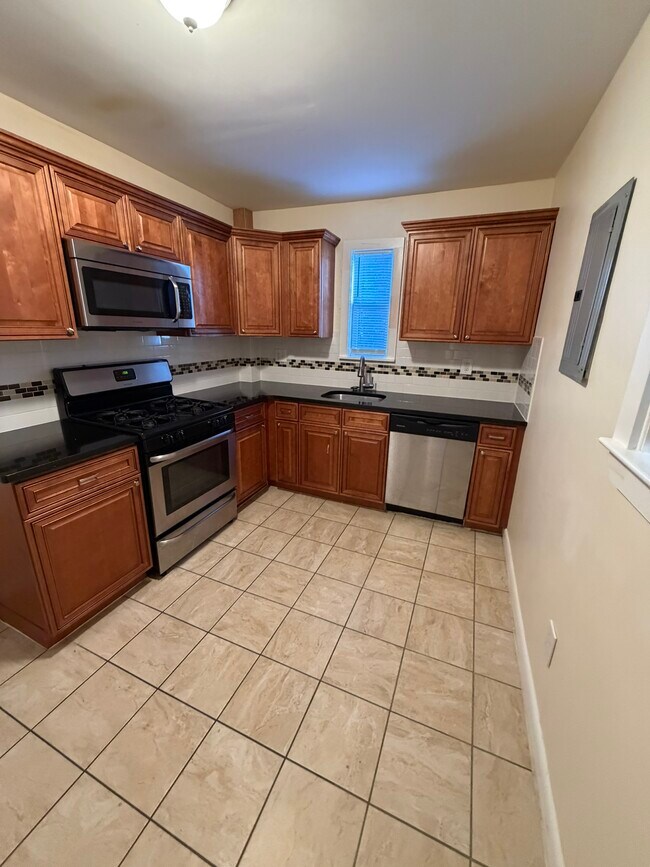 2 Norfolk Terrace Unit 2, Cambridge, MA 02139