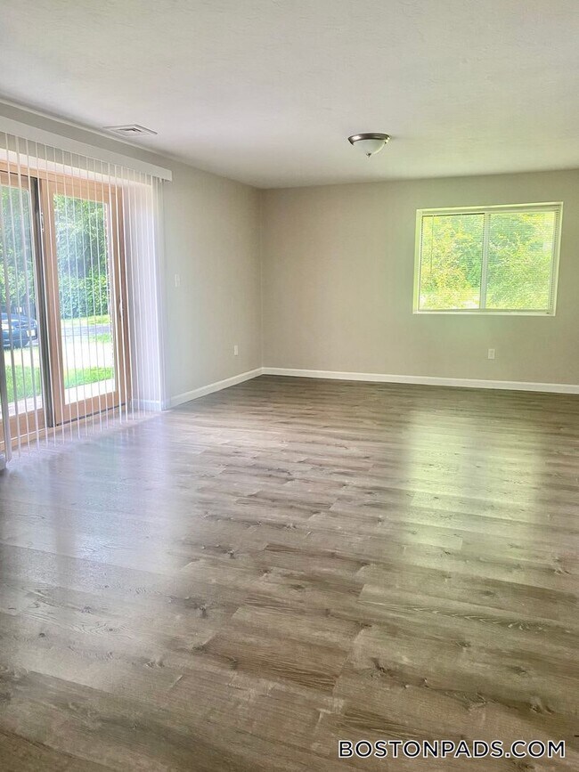 4000 N Main St Unit 16, Fall River, MA 02720