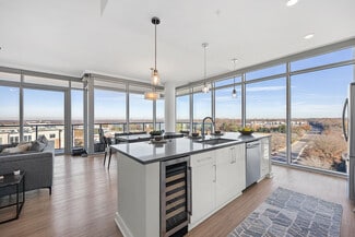 4425 Sharon Rd, Charlotte, NC 28211