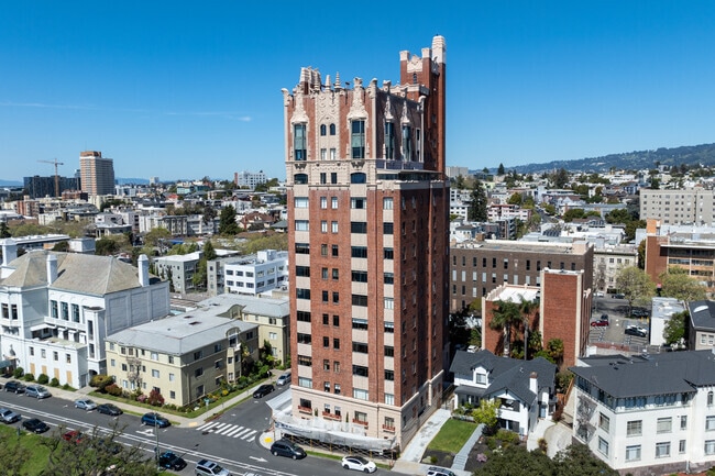 The Belle Vue apartment building in Adams Point offers million dollar views of Lake Merritt.