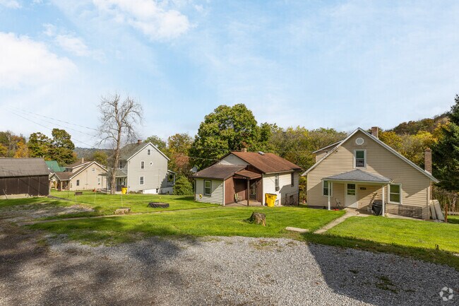 Modestly sized homes sit on farmland or large lots dotted along roadways throughout Conemaugh.