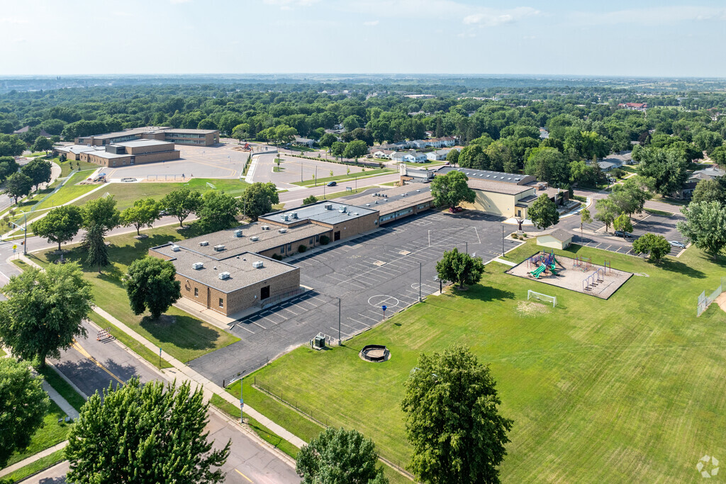 St. Lambert Elementary School is easily accessible in the Sioux Falls community.