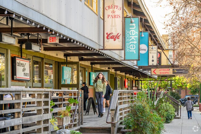 Chaparral is near many shopping options including The Claremont Packing House which houses more than 50 boutique shops and kiosks, 40 eateries and cafes, a dozen art galleries, and special events all year round.