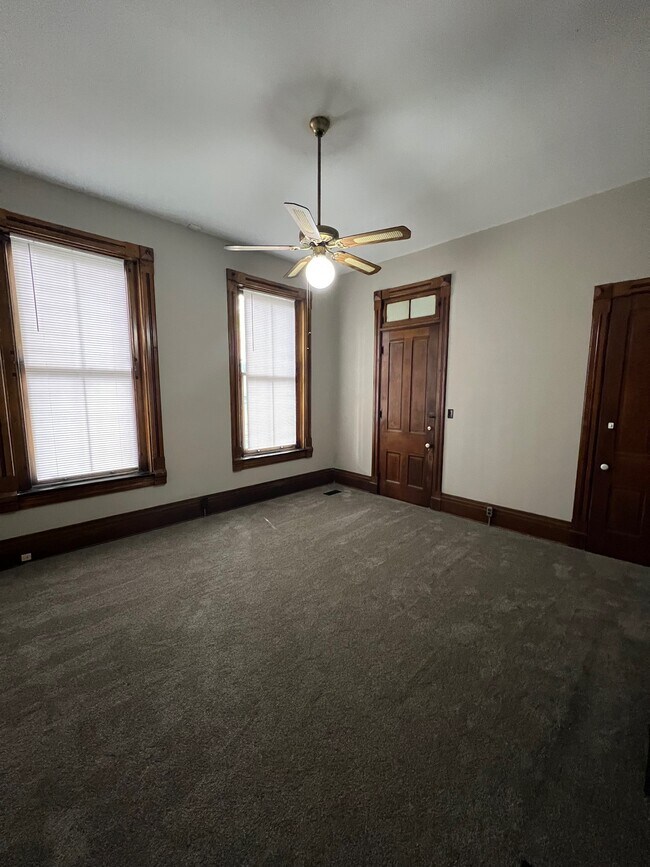 114 Parker St unit 2, Cincinnati, OH 45219 - photo 5