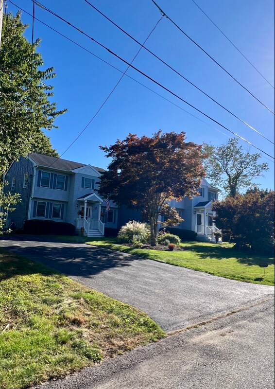 212 Vista Cir, North Kingstown, RI 02852