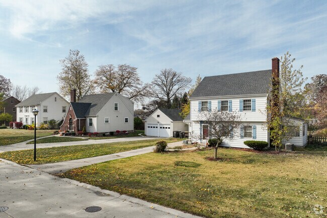 Brentwood Gardens is a quiet residential community just outside of Fort Wayne.