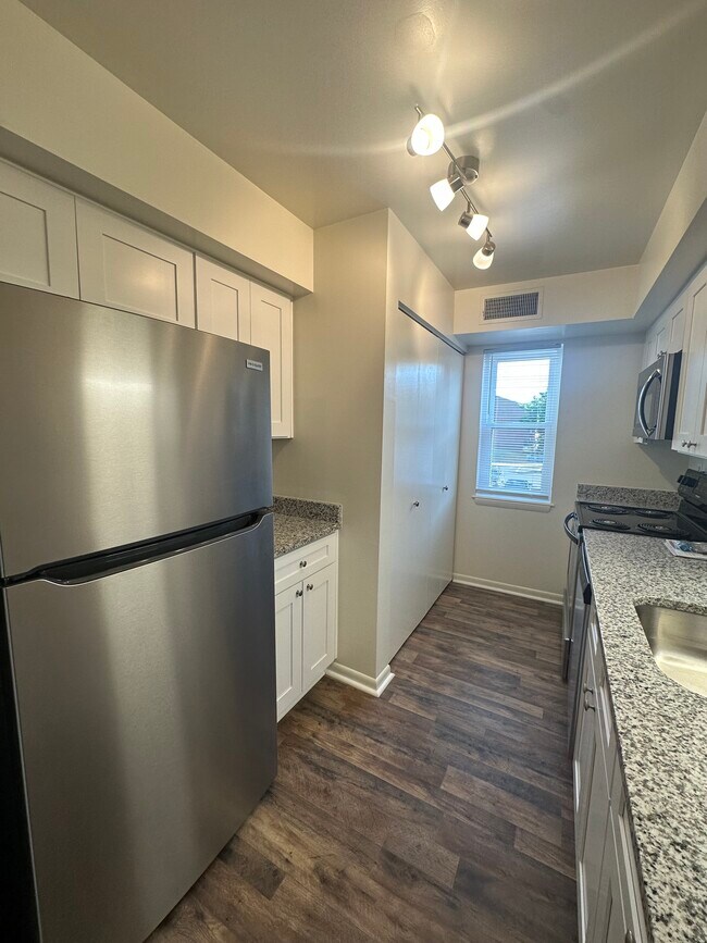 Foxcroft Village Apartments 600 Foxcroft Ave, Martinsburg, WV