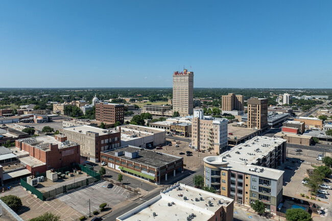 Woodway is located close to many shops downtown.