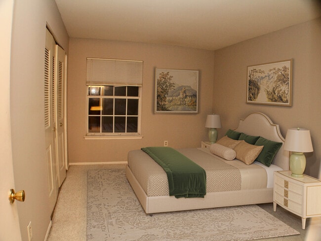 910 Chestnut Hill Dr unit H, Auburn Hills, MI 48326 - photo 3