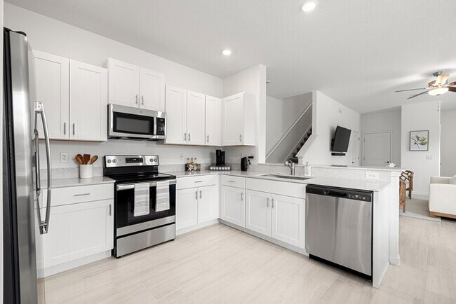 5035 Capri Hbr Dr, Wimauma, FL 33598 - photo 7