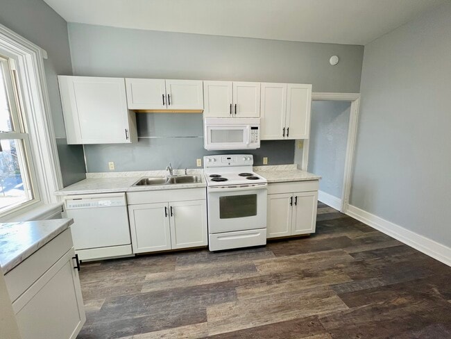 33 Linden Ave unit 2nd Fl, Red Lion, PA 17356 - photo 3