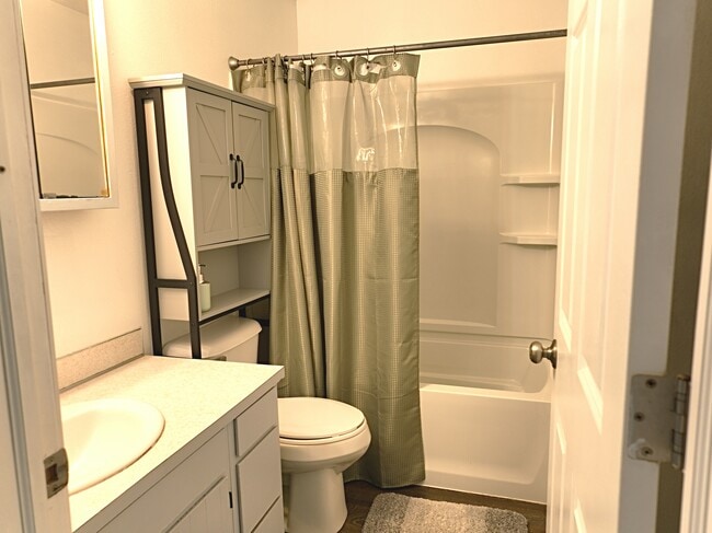 1300 14th Ave NW unit 3, Minot, ND 58703 - photo 6