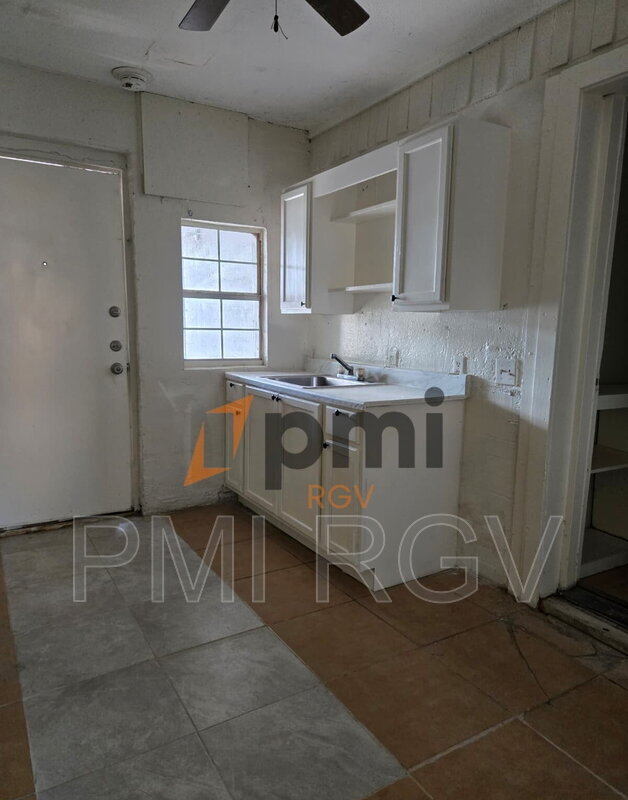 1608 Norma Ln unit 8, Edinburg, TX 78539 - photo 6