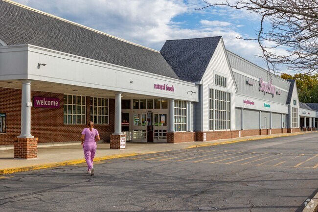 Stop & Shop anchors food shopping near Spectacle.