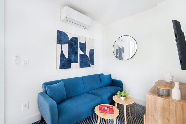 515 W 48th St unit FL4-ID1022059P, New York, NY 10036 - photo 2