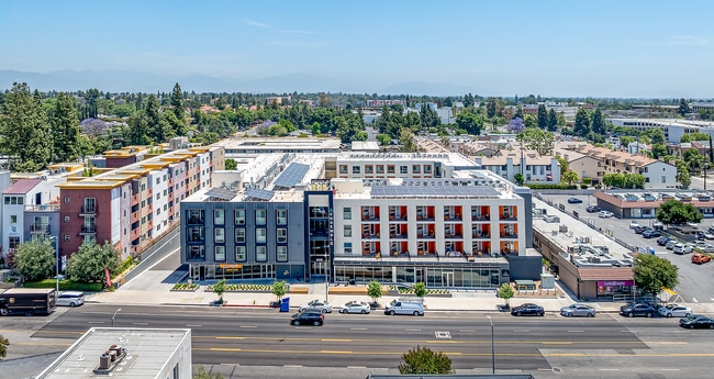 Ensemble at Northridge, Northridge, CA 91324 - photo 2