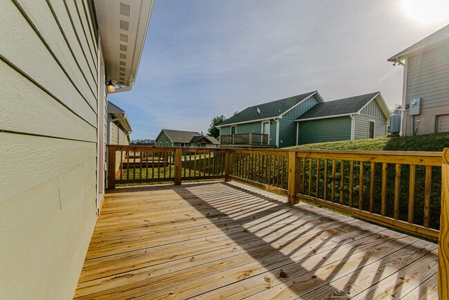 586 Townhomes Place, Boone, NC 28607 - photo 7