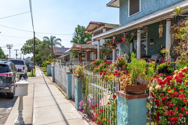 San Andreas streets lined with Craftsman homes showcase timeless architectural appeal.