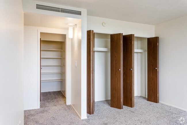 2 BR, 2 BA - The Tuscany, 1090 SF