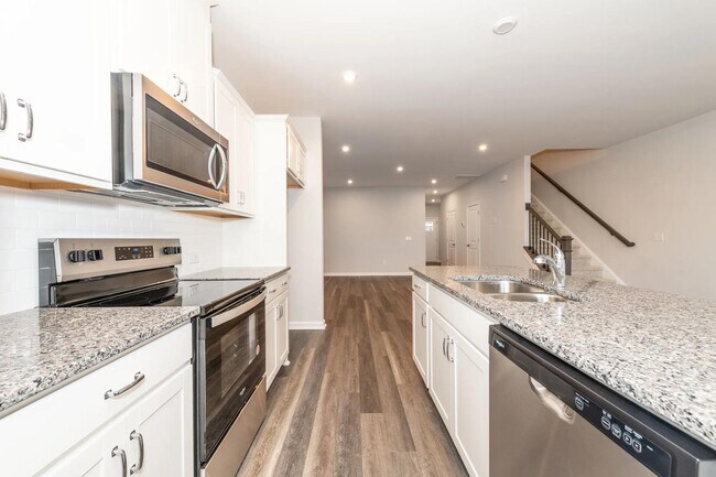 567 Marthas View Way, Wake Forest, NC 27587 - photo 4