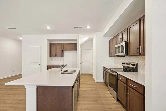 5329 Frontier Ct, Flowery Branch, GA 30542 - photo 7