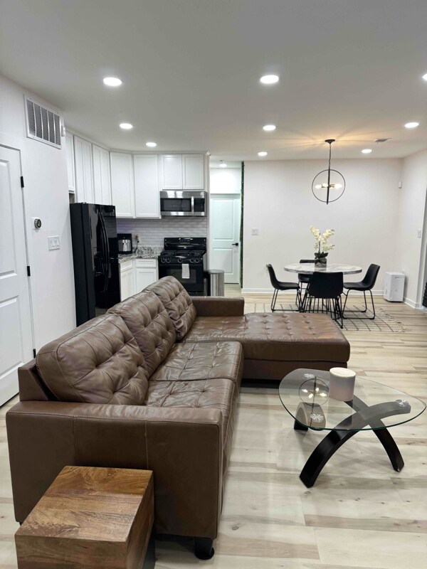 3707 Grant Place NE, Washington, DC 20019 - photo 2