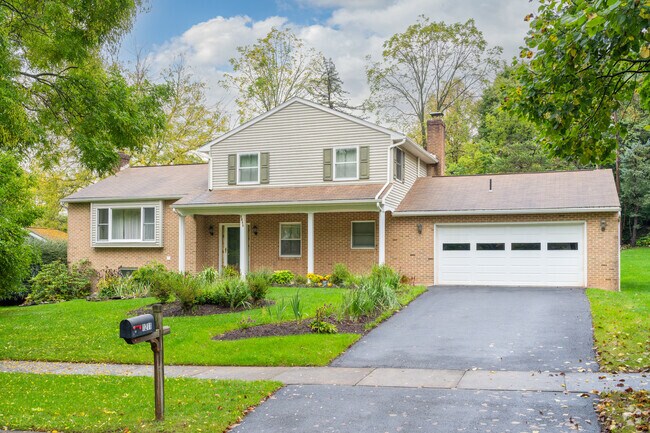 Split homes with higher square footage have four bedrooms in State College South.
