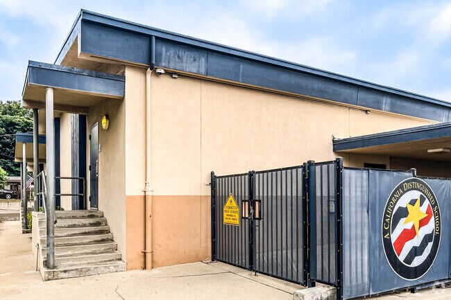 Alta Loma Elementary of San Bernardino County belongs to ALSD.