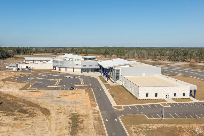 Baldwin County Preparatory School cultivates a supportive environment where students thrive.