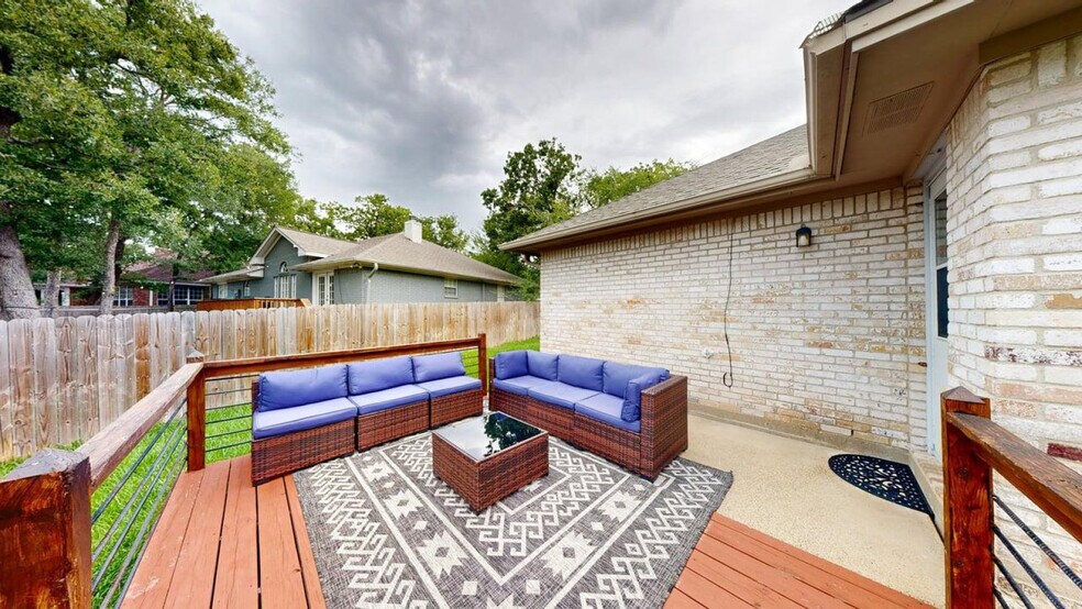 701 Summerglen Dr unit ID1328081P, College Station, TX 77840 - photo 1