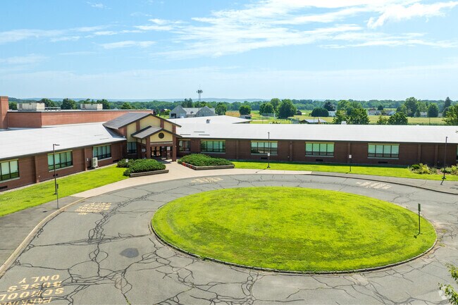 Hadley Elementary's minority student enrollment is 24%.