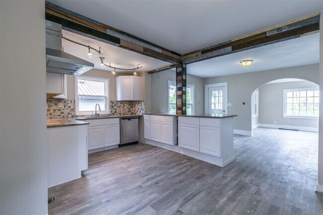 29 Lavoy Rd, Temperance, MI 48182 - photo 5