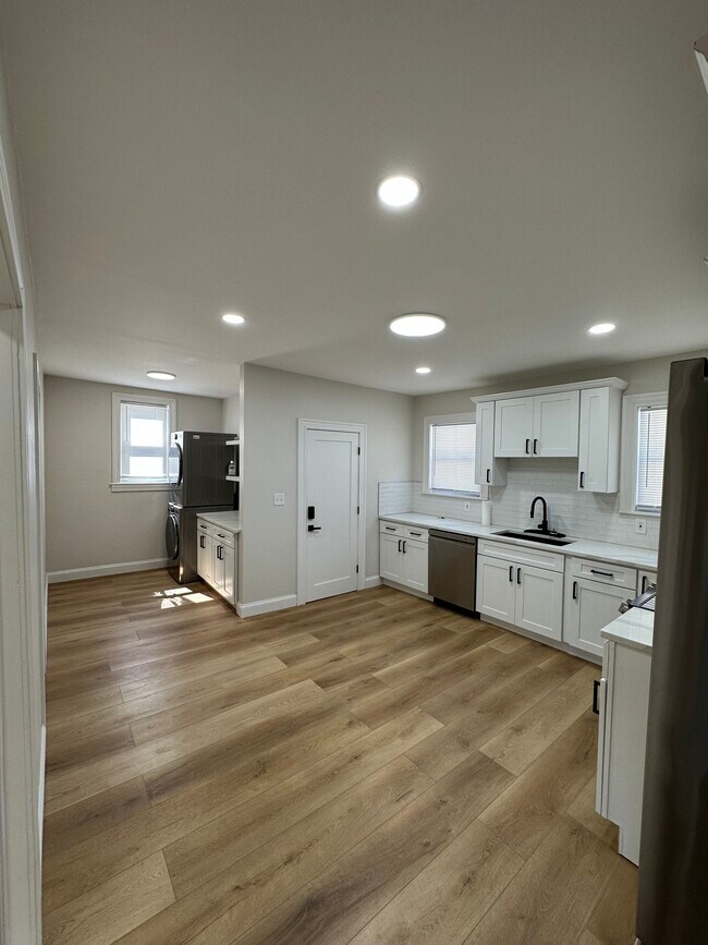42 Ring St, Providence, RI 02909