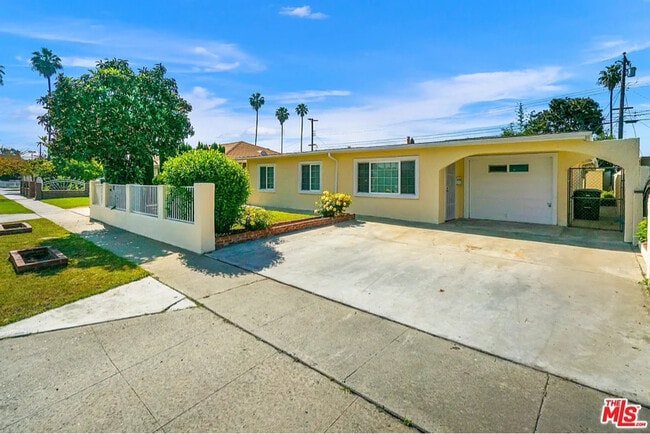 430 E 184th St, Carson, CA 90746 - photo 2