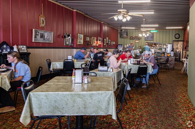 Dillehay's Cafe offers a classic country cooking to it's patrons in Trousdale County.