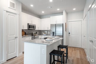 19101 Town Ridge Ln, Webster, TX 77598