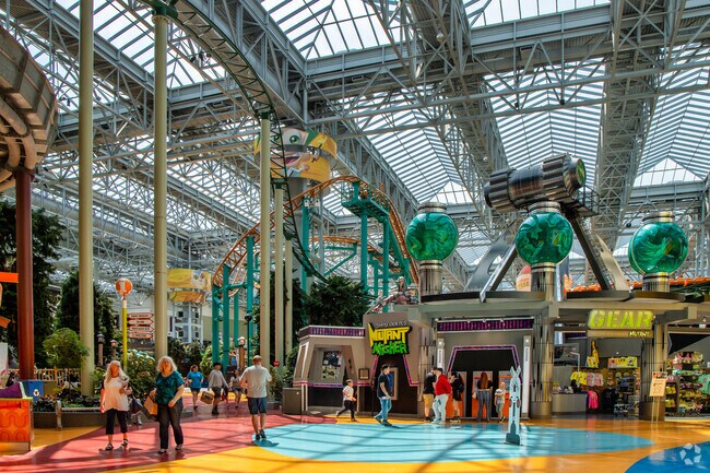 Willowstone residents can quickly access all of the attractions in Minneapolis.