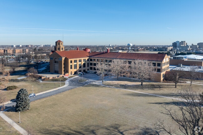 Maine East High School scores an A on Niche.com, boasting high test scores in Park Ridge.