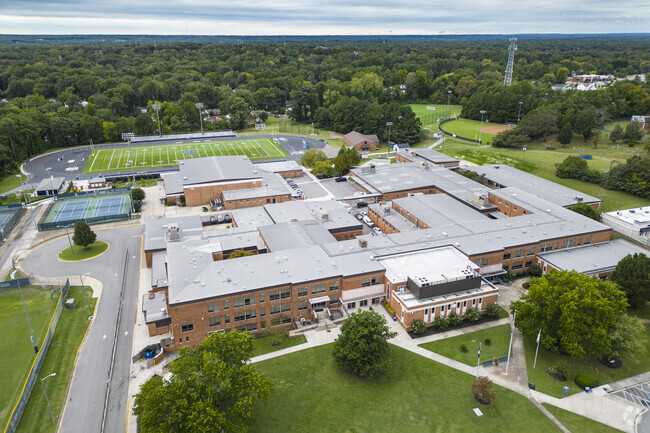 Douglas S. Freeman High School, Richmond VA Rankings & Reviews - Homes.com