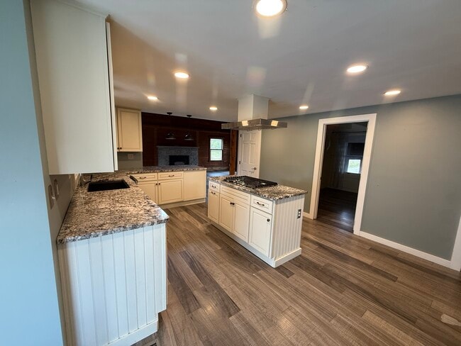 40 W Quasset Rd, Woodstock, CT 06281 - photo 4