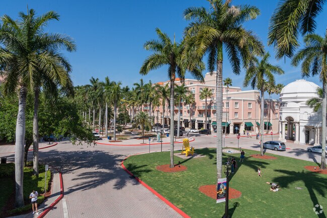 Boca Villas is only steps away from downtown Boca Raton.