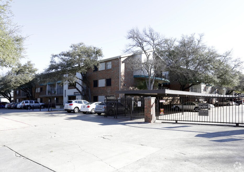 Riverfalls at Bellmar, Dallas, TX 75230 - photo 1