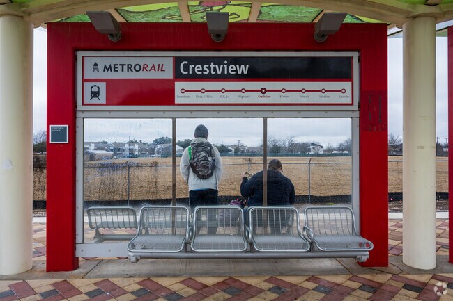 Metro services provide efficient transportation within Crestview.