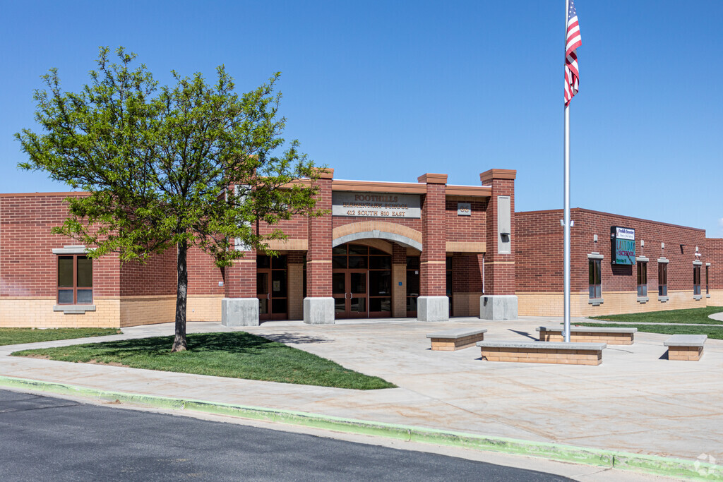 Foothills Elementary School is located in the Salem neighborhood.