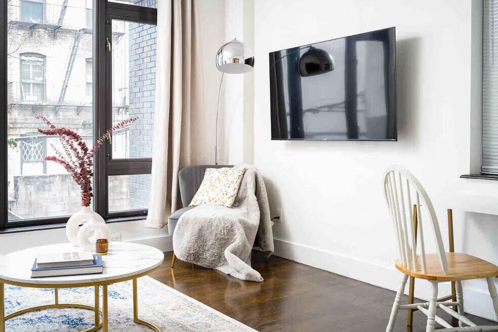 1491 Lexington Ave unit ID1058794P, New York, NY 10128 - photo 1