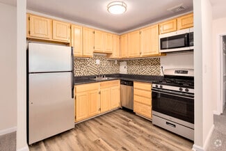 2810 Woodmark Dr, Woodbridge, VA 22191